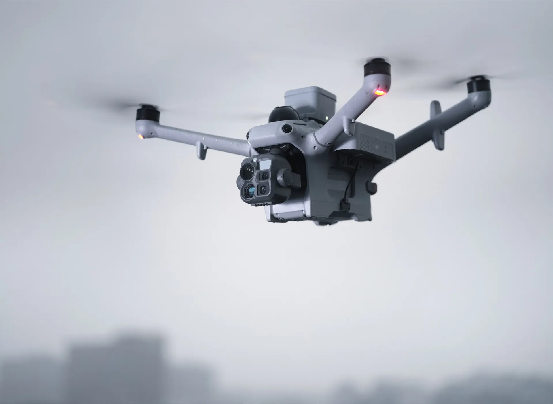 DJI Matrice 5TD ปฏิบัติงานในเมือง