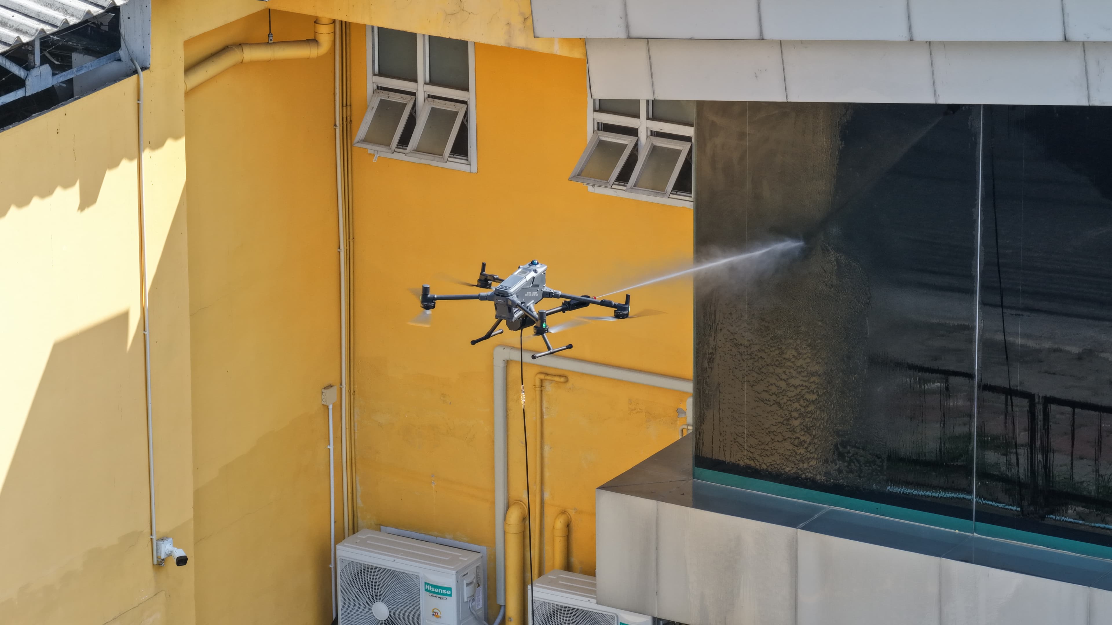 หน้างานจริง M400 External Wall Cleaning 7