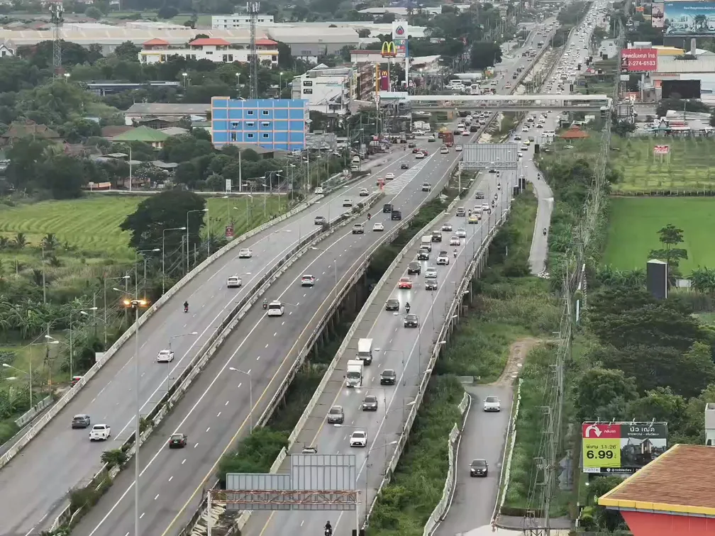 AI วิเคราะห์ภาพจราจรบนทางด่วนจากโดรน